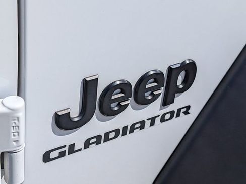 Used 2021 Jeep Gladiator Sport w/ Trailer Tow Package AWD/4WD image 22