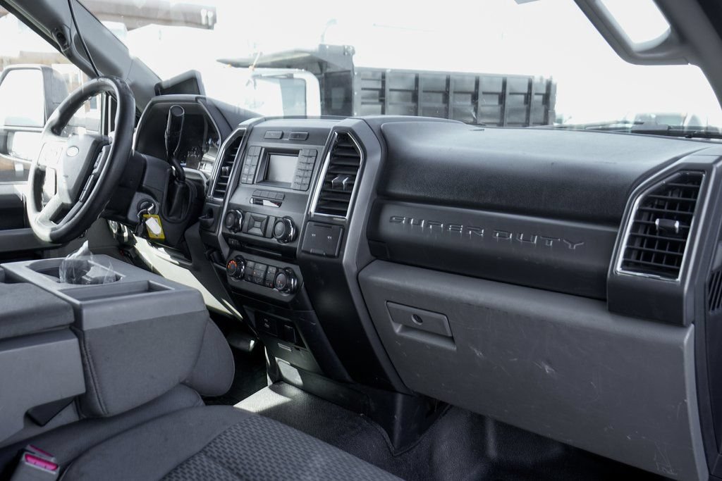 Used 2017 Ford F550 2WD Regular Cab Super Duty image 37