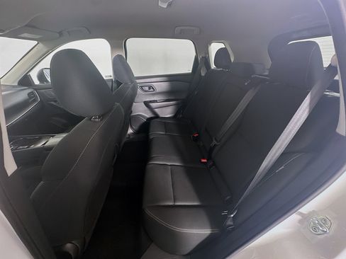 Used 2024 Nissan Rogue S FWD image 27