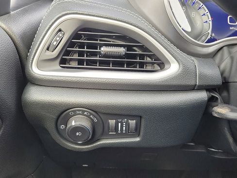 New 2026 Chrysler Pacifica Select FWD image 16