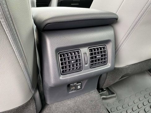 Used 2026 Toyota Camry SE FWD image 11