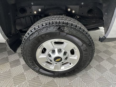 Used 2019 Chevrolet Silverado 2500 LT w/ LT Convenience Package AWD/4WD image 19