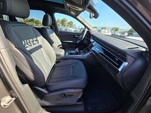 Certified 2025 Audi Q7 2.0T Premium w/ Convenience Plus Package AWD/4WD image 11