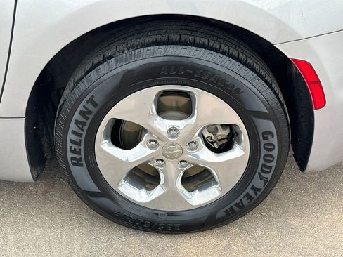 Used 2018 Chrysler Pacifica Limited w/ Advanced Safetytec Group image 18