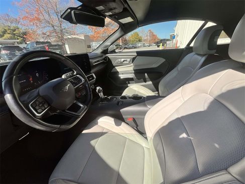 Used 2024 Ford Mustang Premium image 10