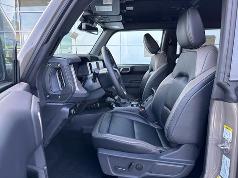 New 2025 Ford Bronco Outer Banks w/ Sasquatch Package image 4