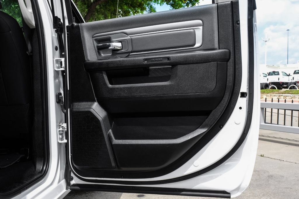 Used 2022 RAM 1500 Classic SLT RWD image 44