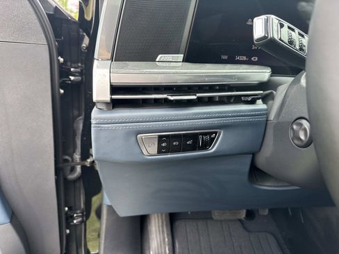 Certified 2025 Cadillac Escalade IQ Luxury 2 w/ LPO, Premium Carpet Package AWD/4WD image 32