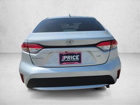 Used 2022 Toyota Corolla LE FWD image 7