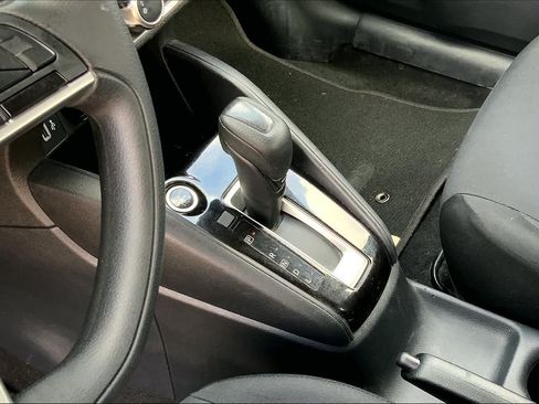 Used 2020 Nissan Versa S FWD image 16