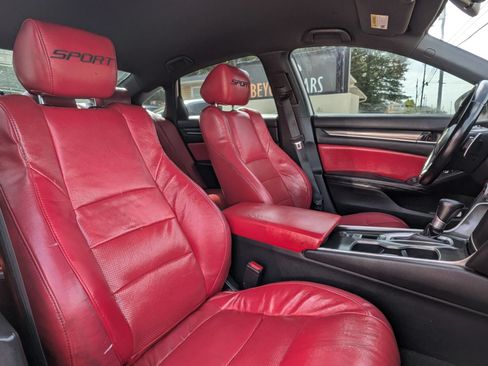 Used 2018 Honda Accord Sport image 38