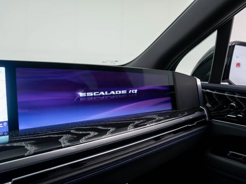 New 2025 Cadillac Escalade IQ Sport 1 w/ LPO, ONYX Package image 27