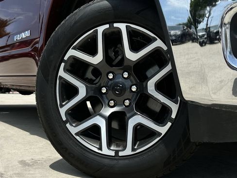 Used 2025 RAM 1500 Laramie AWD/4WD image 11