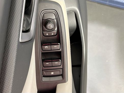 Used 2023 Subaru Forester AWD/4WD image 17