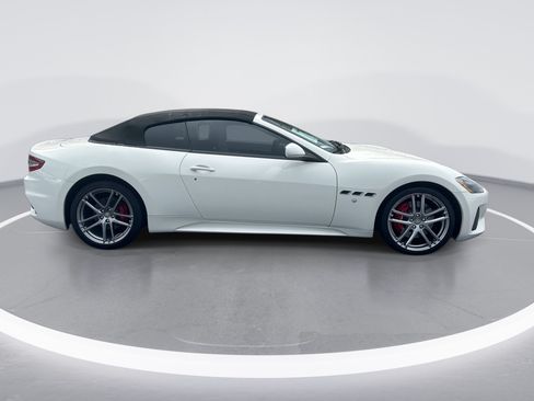 Used 2018 Maserati GranTurismo MC RWD image 3