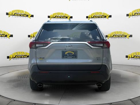 Used 2022 Toyota RAV4 XLE Premium AWD/4WD image 4