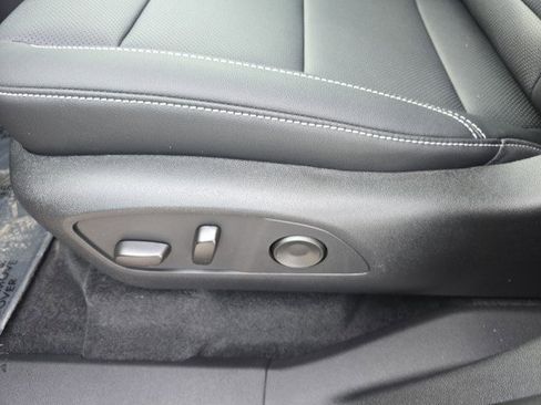 New 2026 Chevrolet Traverse LT w/ Sun and Wheel Package image 24