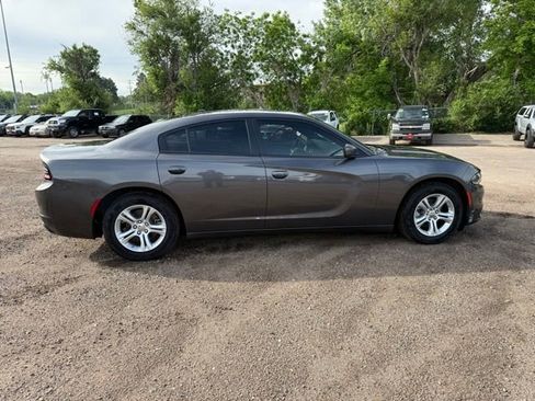 Used 2022 Dodge Charger SXT RWD image 7