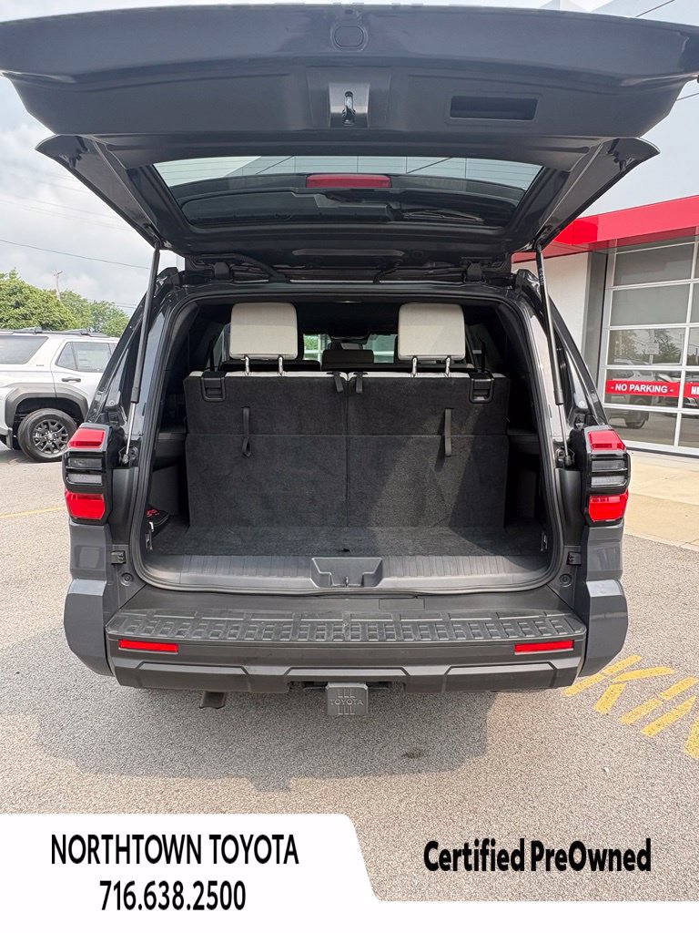 Used 2025 Toyota 4Runner SR5 AWD/4WD image 10
