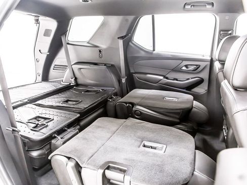 Used 2023 Chevrolet Traverse LT w/ LPO, Floor Liner Package AWD/4WD image 37
