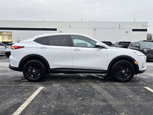 Certified 2025 Buick Envista Preferred image 9