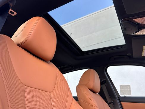 Used 2024 BMW 330e w/ Convenience Package RWD image 15