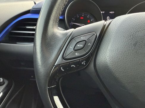 Used 2021 Toyota C-HR XLE image 24