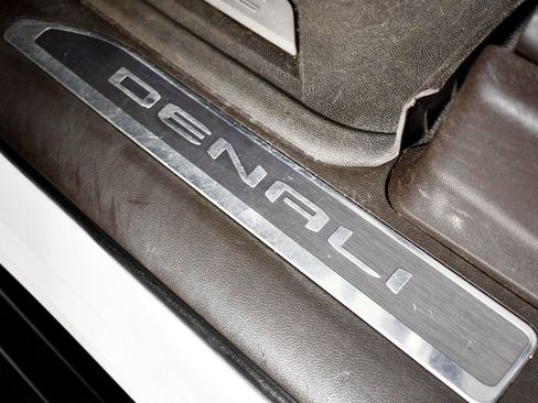 Used 2020 GMC Sierra 1500 Denali w/ Denali Ultimate Package AWD/4WD image 26