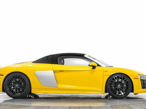 Used 2018 Audi R8 V10 AWD/4WD image 18