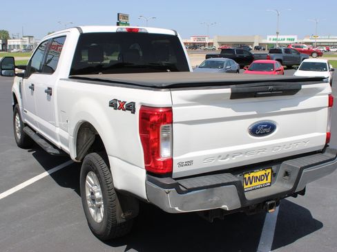 Used 2019 Ford F250 XLT w/ Snow Plow Prep Package AWD/4WD image 6