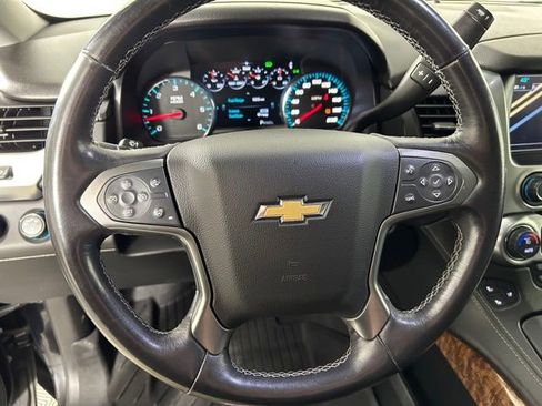 Used 2019 Chevrolet Suburban Premier AWD/4WD image 32
