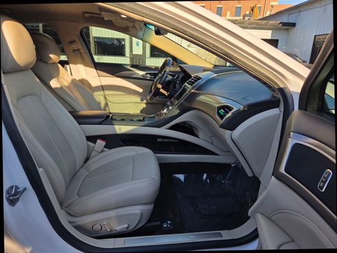 Used 2018 Lincoln MKZ Premiere image 24