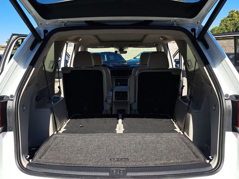 Used 2018 Volkswagen Atlas SEL Premium image 14