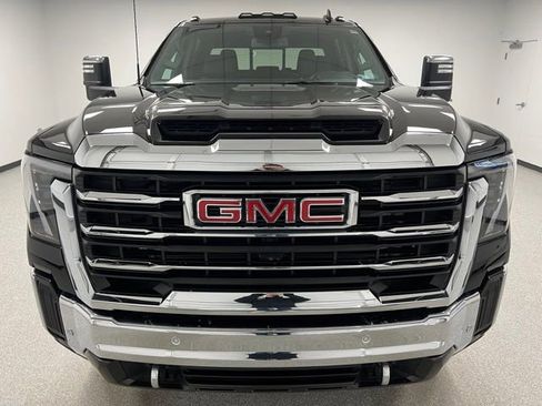 Used 2024 GMC Sierra 3500 SLT w/ SLT Convenience Package image 3