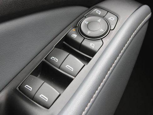 Used 2024 Buick Enclave Premium FWD image 25