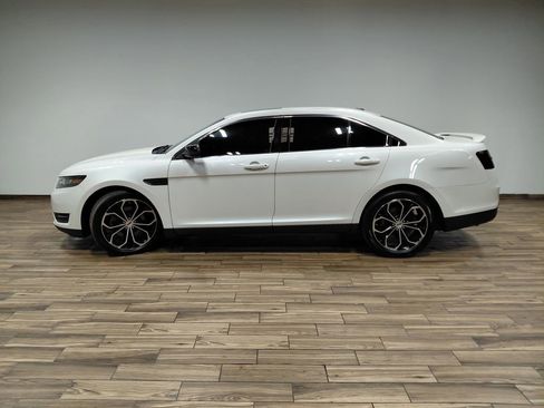 Used 2018 Ford Taurus SHO image 35