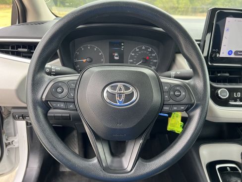 Used 2023 Toyota Corolla LE FWD image 7