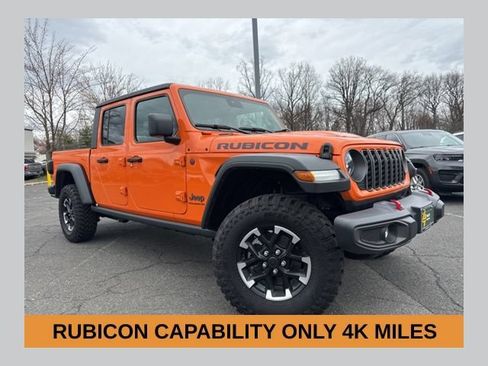 Used 2025 Jeep Gladiator Rubicon w/ Technology Group AWD/4WD image 1