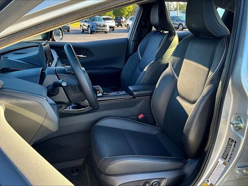 Used 2023 Toyota Prius XLE image 25