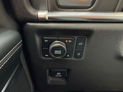 New 2025 Ford Expedition Platinum w/ Stealth Performance Package image 13