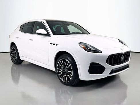 New 2025 Maserati Grecale GT image 1