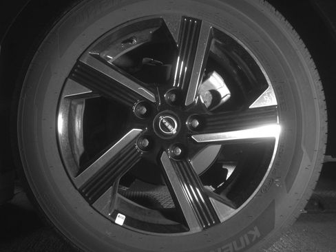 Used 2025 Nissan Sentra SV image 14