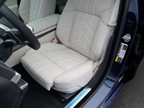 New 2026 BMW 750e xDrive 750e xDrive image 41