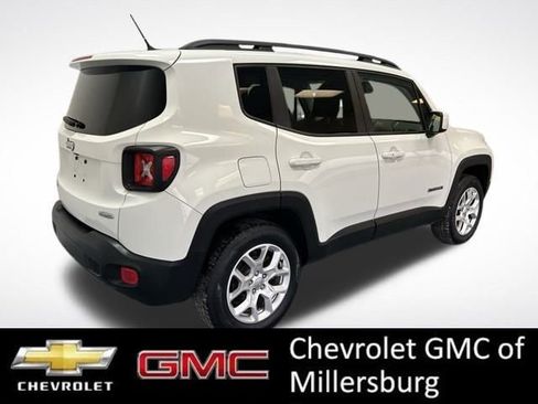 Used 2016 Jeep Renegade Latitude image 3