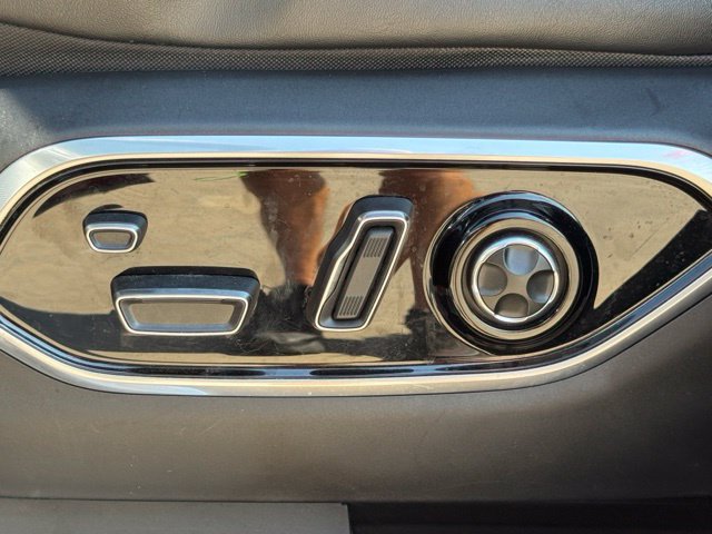 Used 2021 Jeep Grand Cherokee L Overland w/ Luxury Tech Group IV AWD/4WD image 16