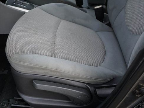 Used 2014 Hyundai Accent GLS image 8