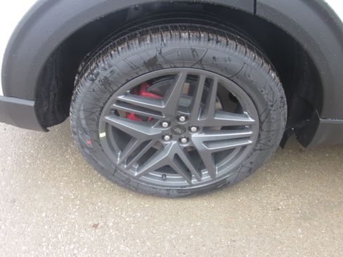 New 2026 Ford Explorer ST w/ Sun And Sound Package AWD/4WD image 7