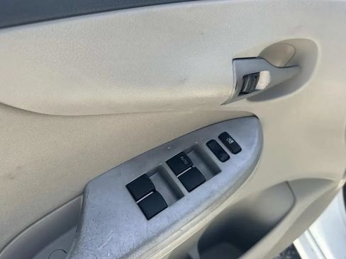 Used 2011 Toyota Corolla LE FWD image 15