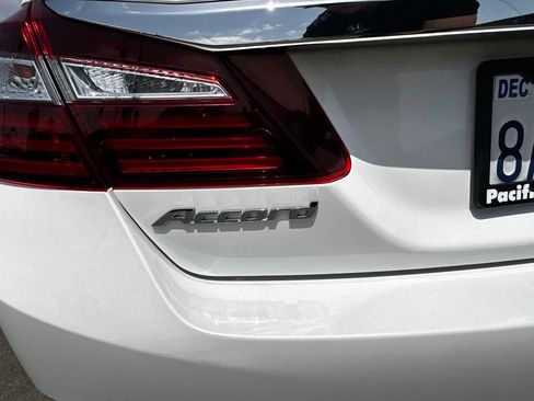 Used 2017 Honda Accord EX-L image 13
