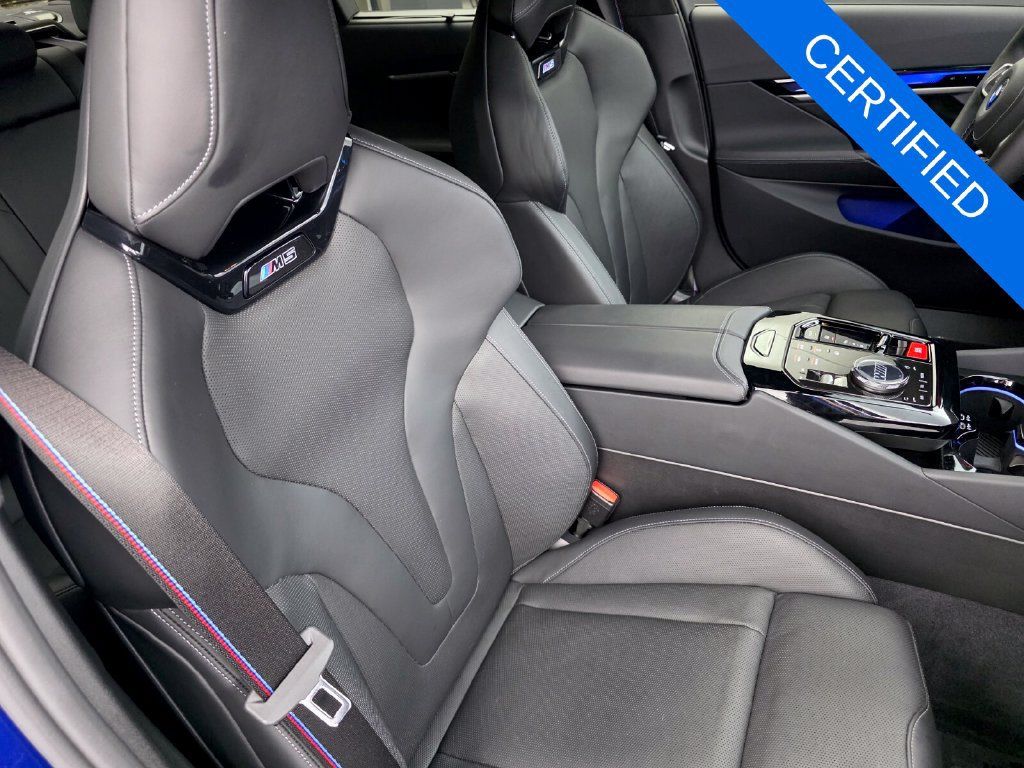 Certified 2025 BMW M5 w/ Carbon Package AWD/4WD image 30
